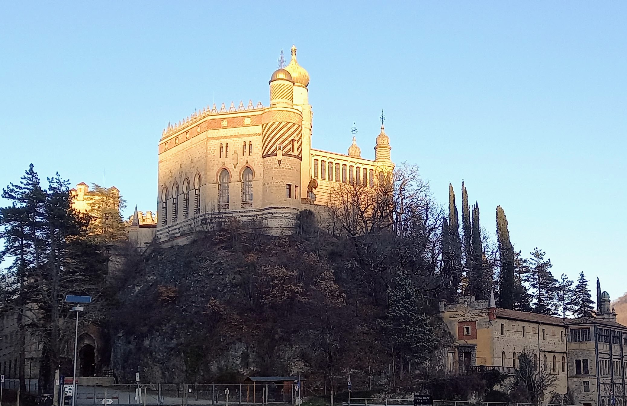Il castello della rocchetta, castello ricco di storia e cultura lungo l'appennino bolognese per i migliori consigli di trekking